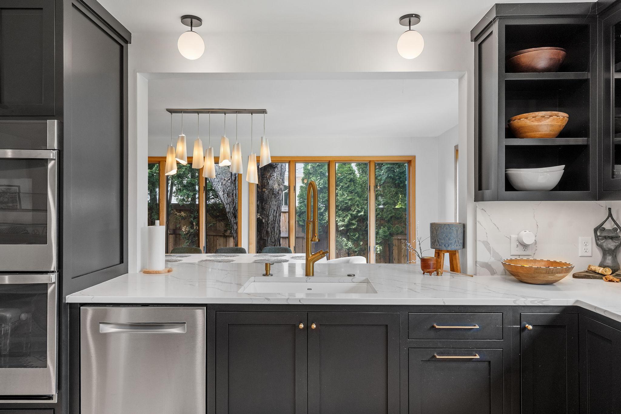 42-web-or-mls-620 Oak St-42.jpg