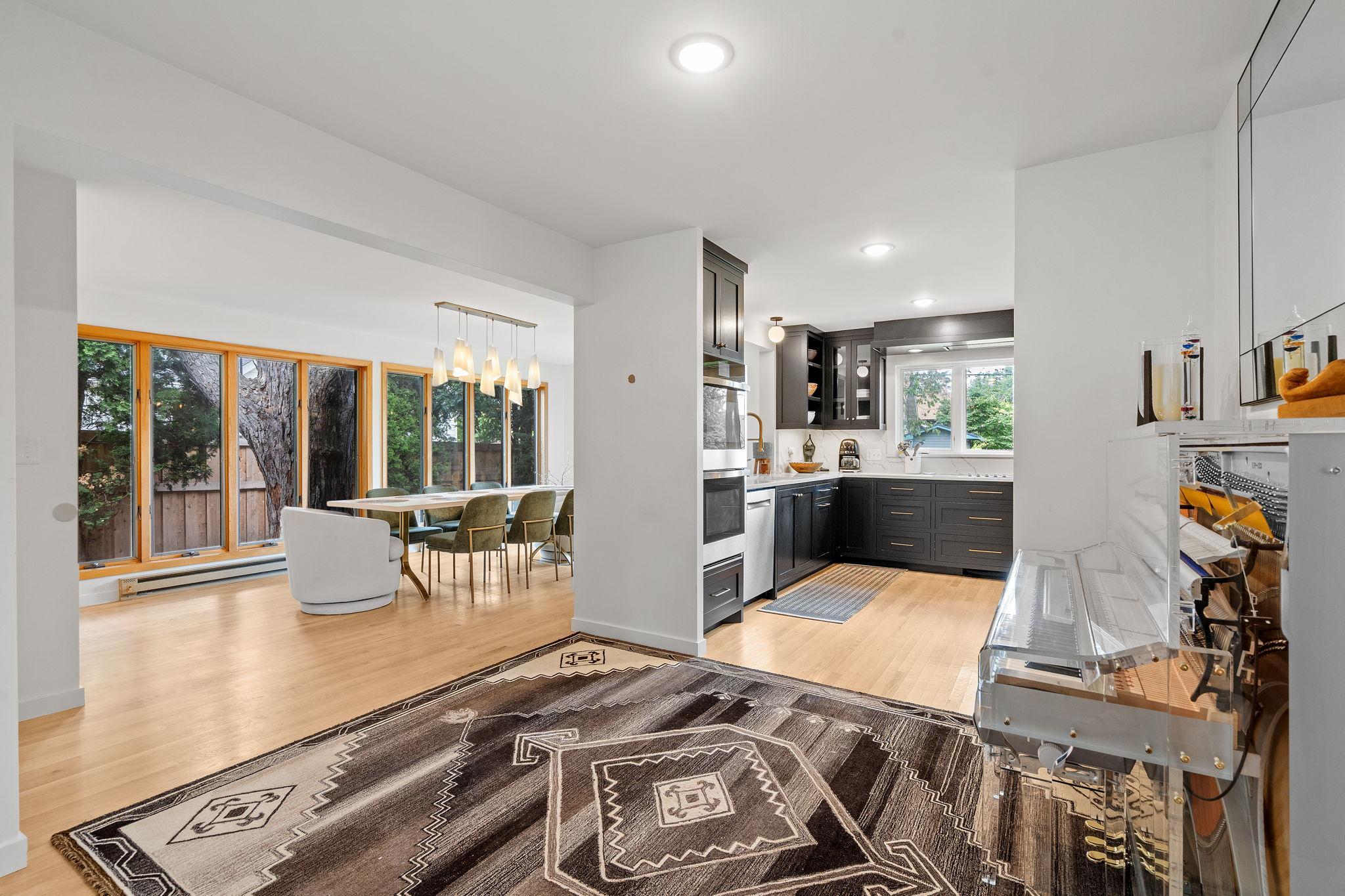 30-web-or-mls-620 Oak St-30.jpg