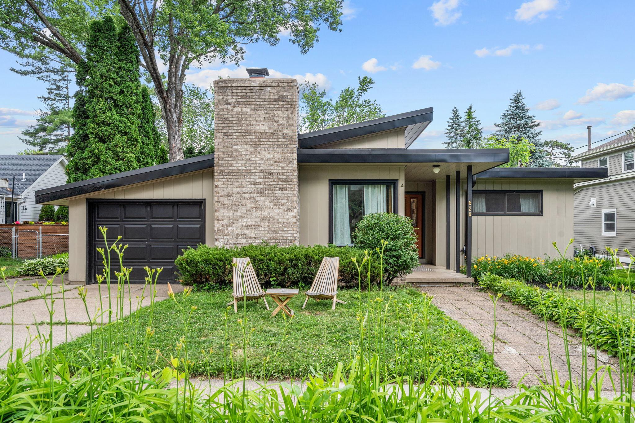 1-web-or-mls-620 Oak St-1.jpg