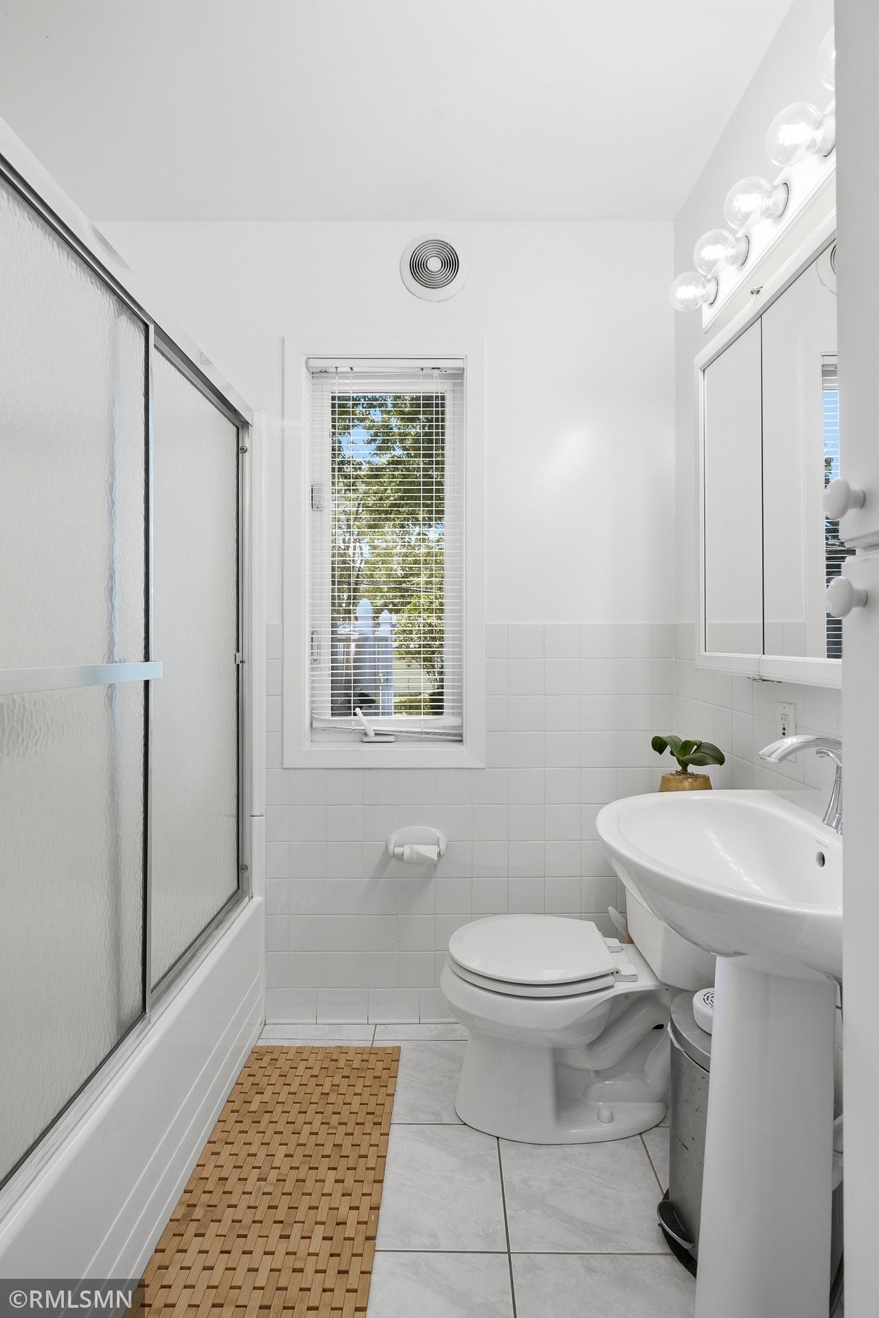 Full bathroom on the main level