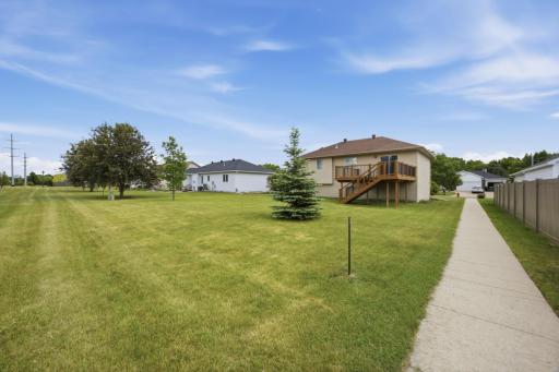 1534 Woodridge Lane, West Fargo, ND 58078