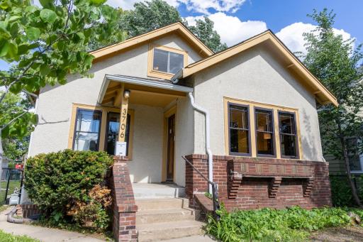 3706 Dupont Avenue N, Minneapolis, MN 55412