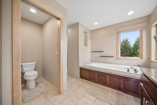 5352 Scenic Oak Drive SW, Rochester, MN 55902