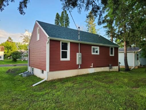 715 Commercial Avenue N, Sandstone, MN 55072