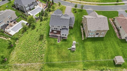 Amazing location close to all Lake Elmo has to offer... walk to parks, starbucks, miles of walking paths and more!