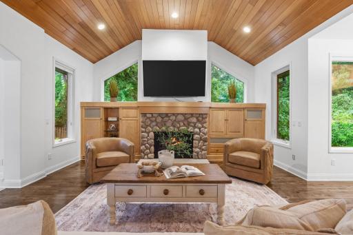 2700 Ashbourne Road, Minnetonka, MN 55391