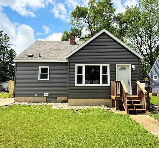 1004 6th Street SW, Willmar, MN 56201