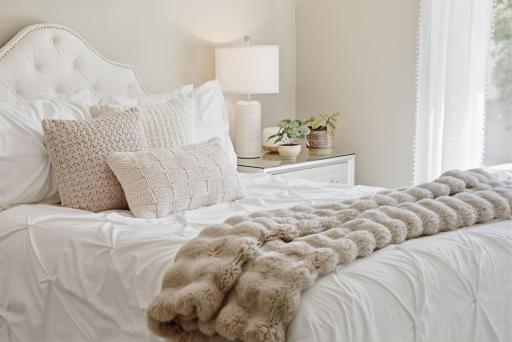 Ready for the next owner to make it their own, be inspired by the professional decoration.