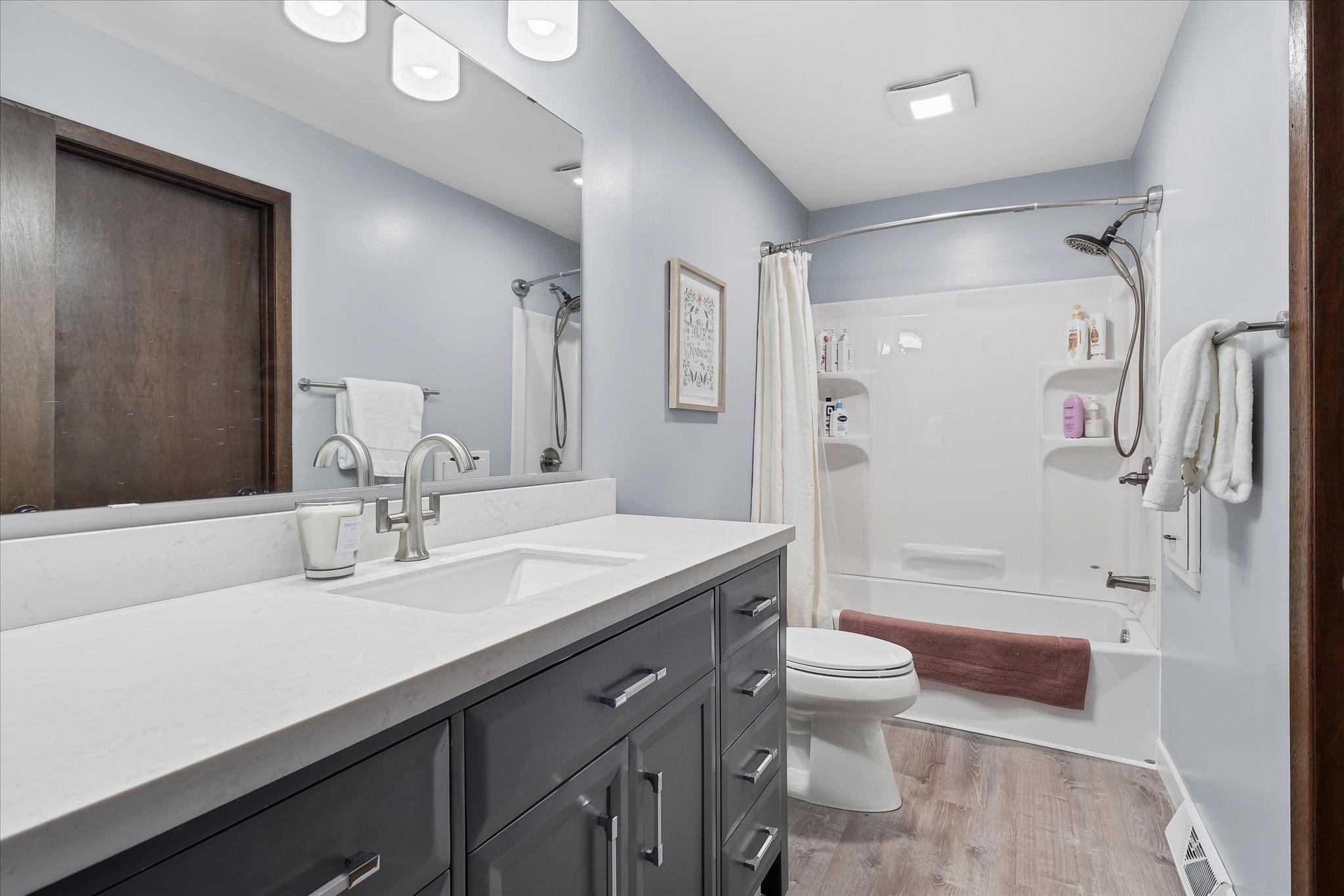 Fully updated bathroom