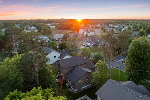 Wonderful neighborhood setting with convenient walkability to schools, parks, and local amenities