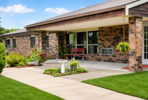 109 4th Avenue N, Parkers Prairie, MN 56361
