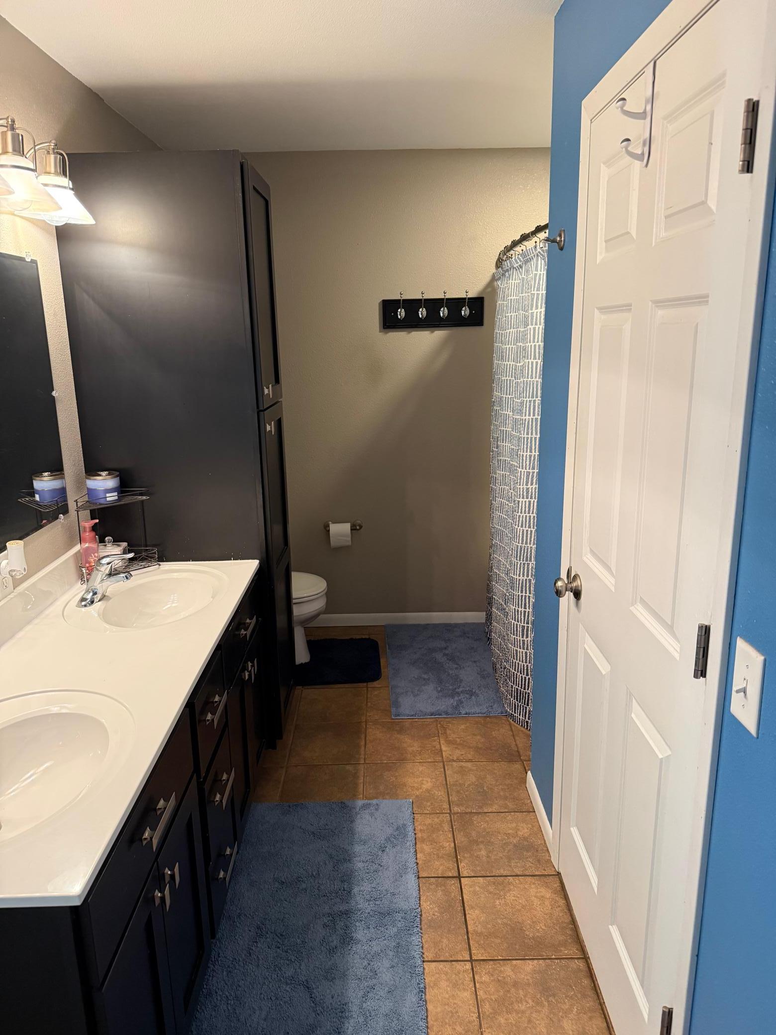 Main Floor Full Bath
