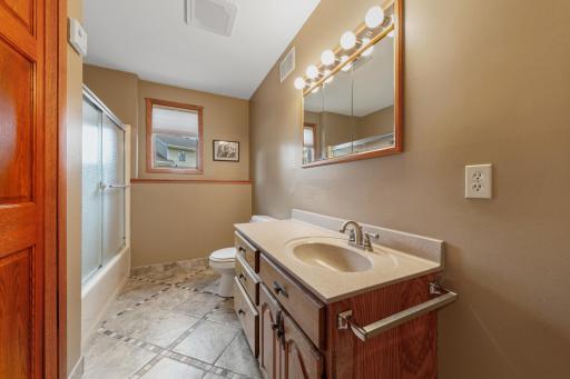 1651 Buckingham Path, Faribault, MN 55021