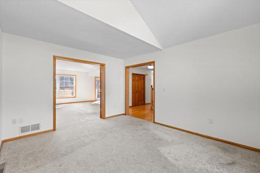 952 Moonlight Drive, Saint Paul, MN 55125