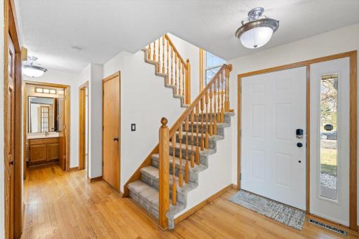 952 Moonlight Drive, Saint Paul, MN 55125