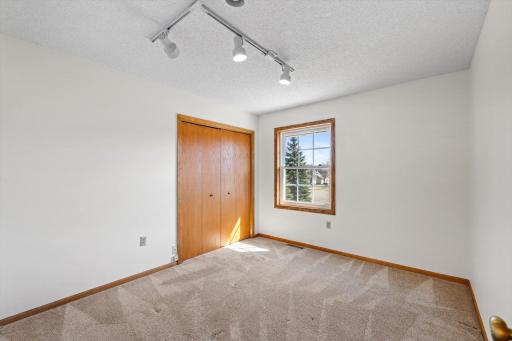 952 Moonlight Drive, Saint Paul, MN 55125