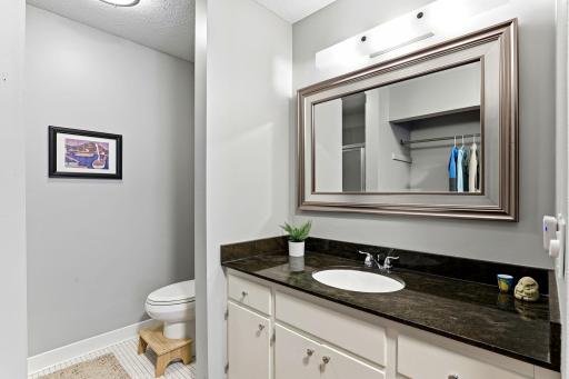 28-web-or-mls-705-E-Burnsville-Pkwy-apt-114-28.jpg