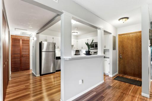 15-web-or-mls-705-E-Burnsville-Pkwy-apt-114-15.jpg