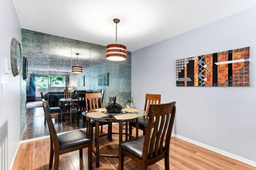 18-web-or-mls-705-E-Burnsville-Pkwy-apt-114-18.jpg