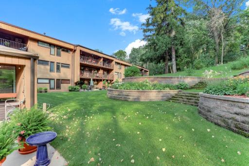 38-web-or-mls-705-E-Burnsville-Pkwy-apt-114-38.jpg