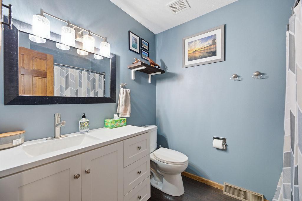 Main floor Full Bathroom