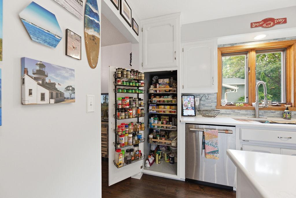 Functional pantry with pull-out drawers