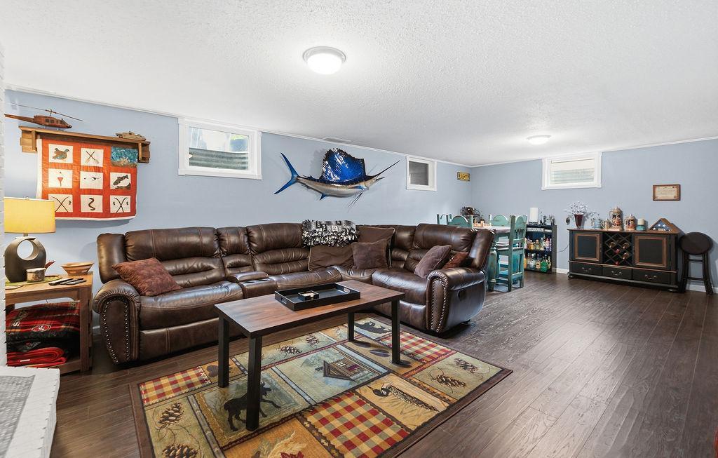 Bright & spacious Family Room