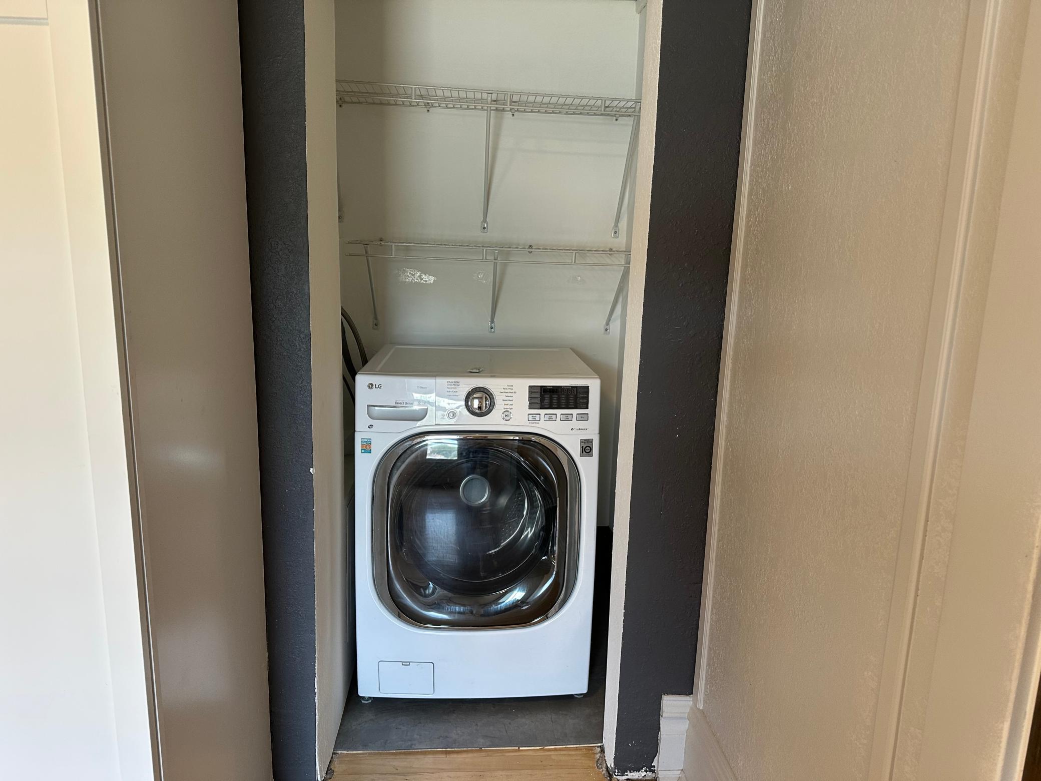 Laundry Closet w/Combined W/D