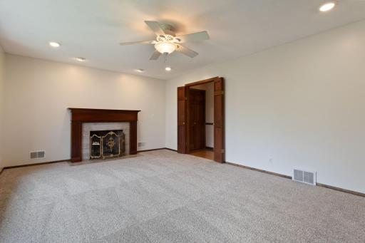1559 Mccarthy Road, Saint Paul, MN 55121