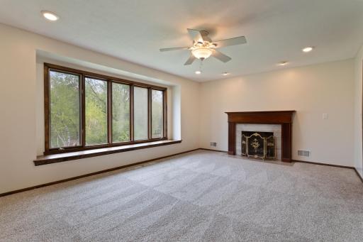 1559 Mccarthy Road, Saint Paul, MN 55121