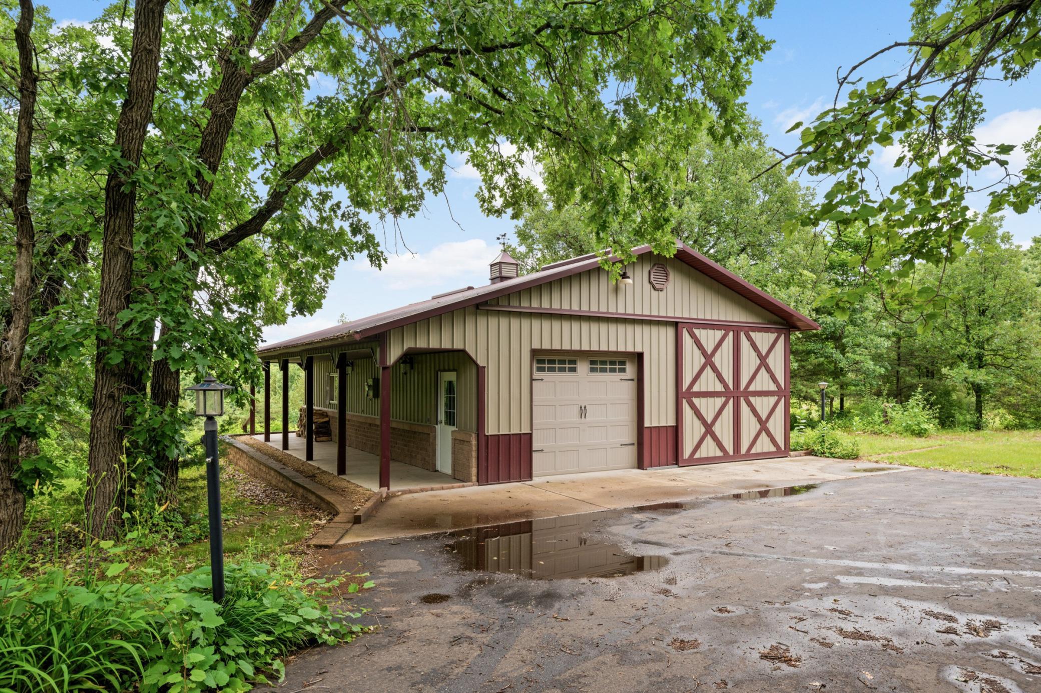 The Outbuilding is 44x28 with Electric Ran to it.
