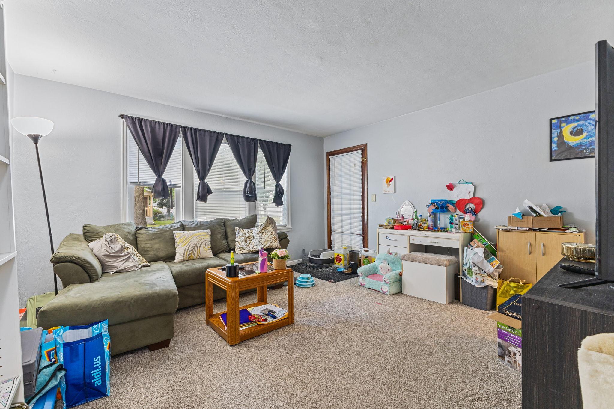 Vivid Spaces_439 E 7th Ave_03.JPG