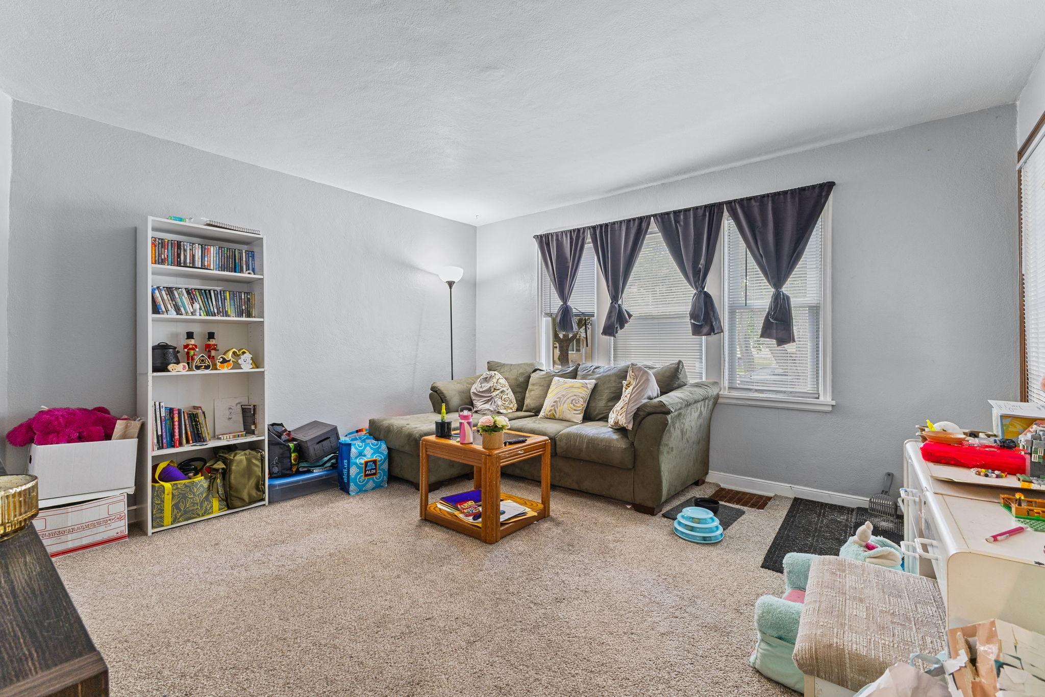 Vivid Spaces_439 E 7th Ave_04.JPG
