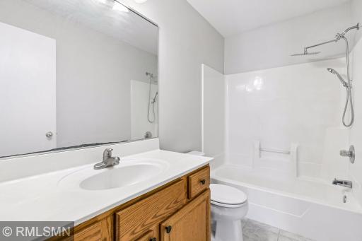 1216 Cuylle Bay, Faribault, MN 55021