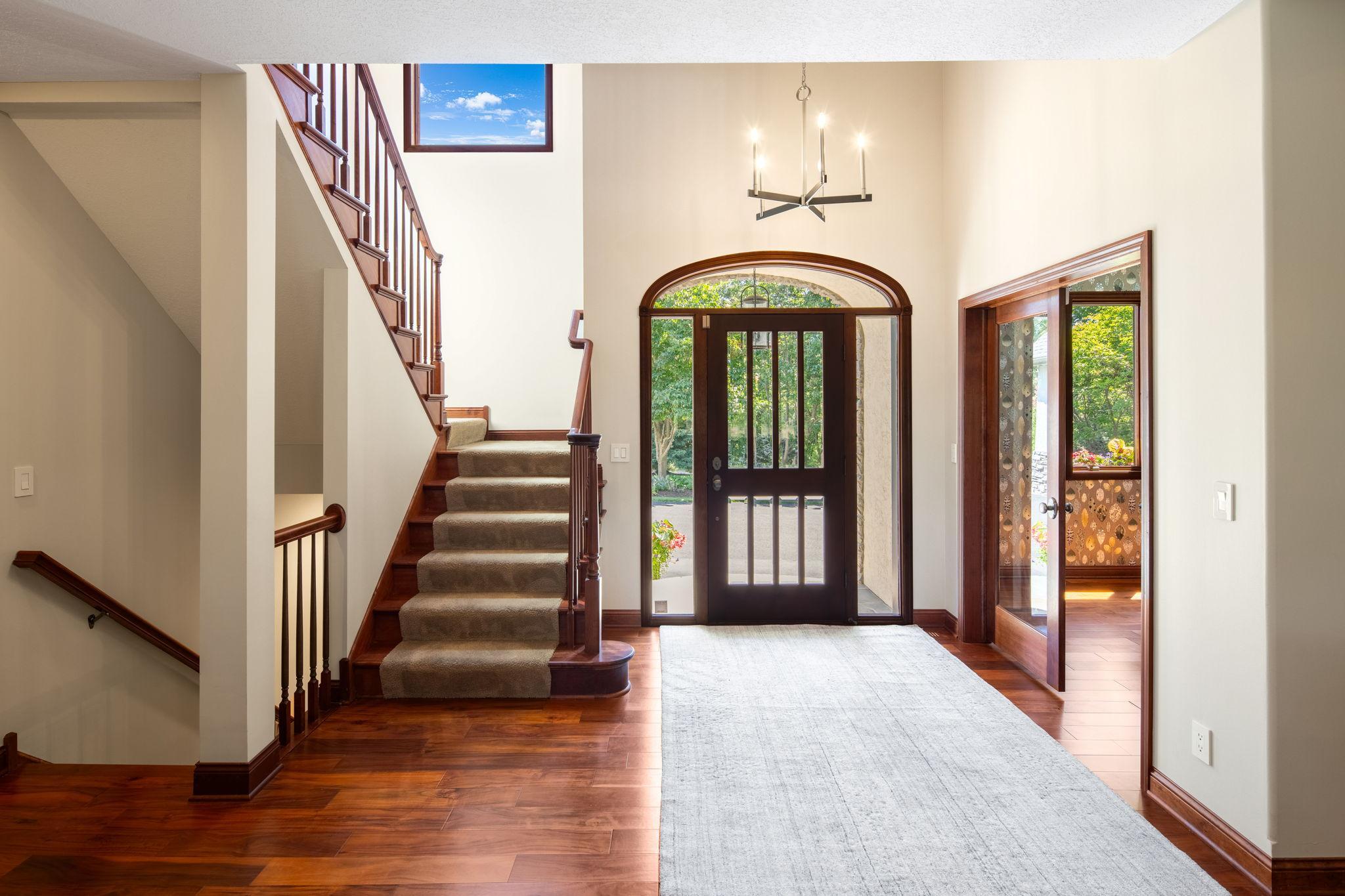 A stunning two-story entry with 18-ft ceilings.
