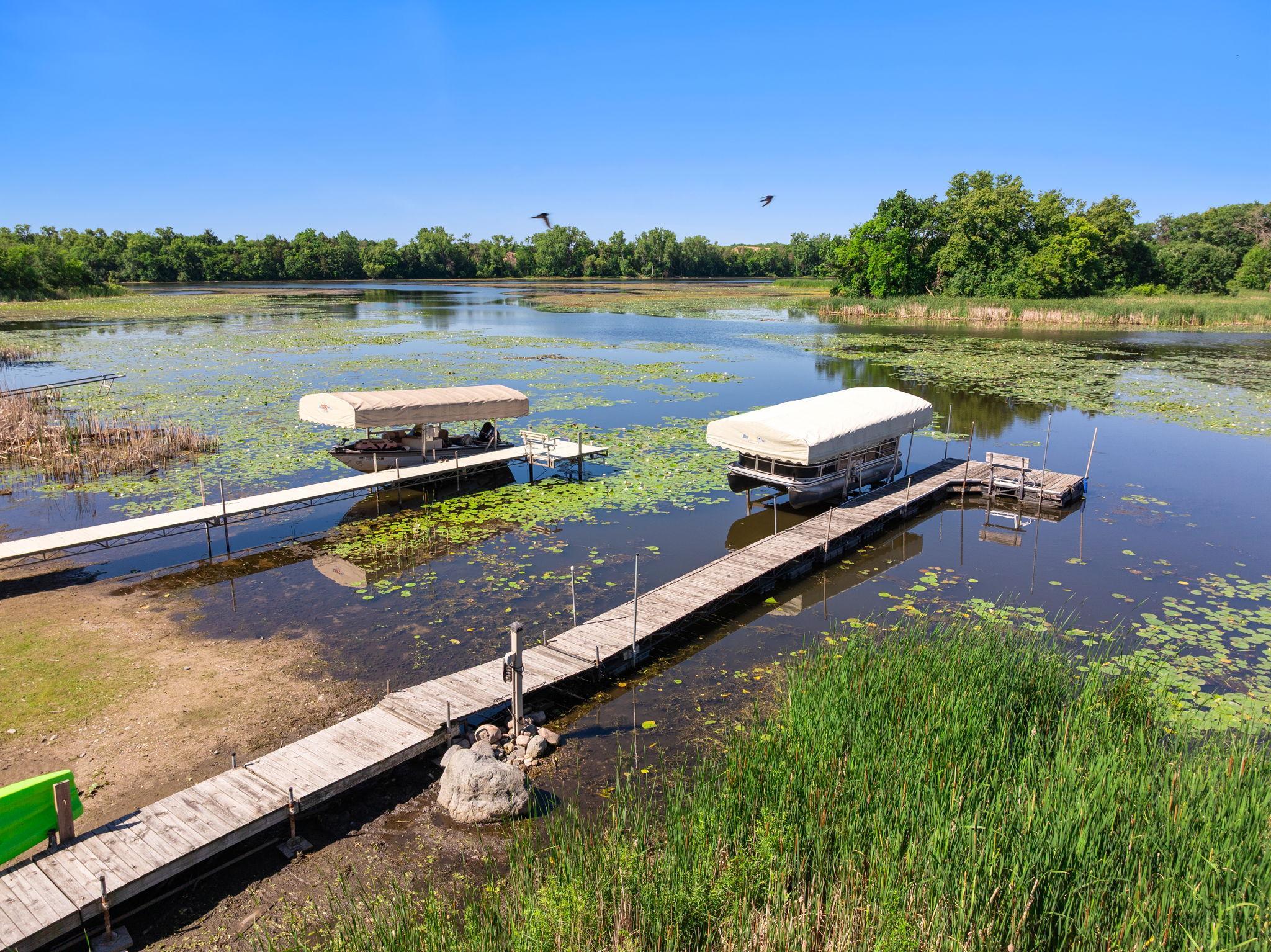 Exceptional opportunities for boating, kayaking, paddleboarding, and fishing, all from your own backyard.