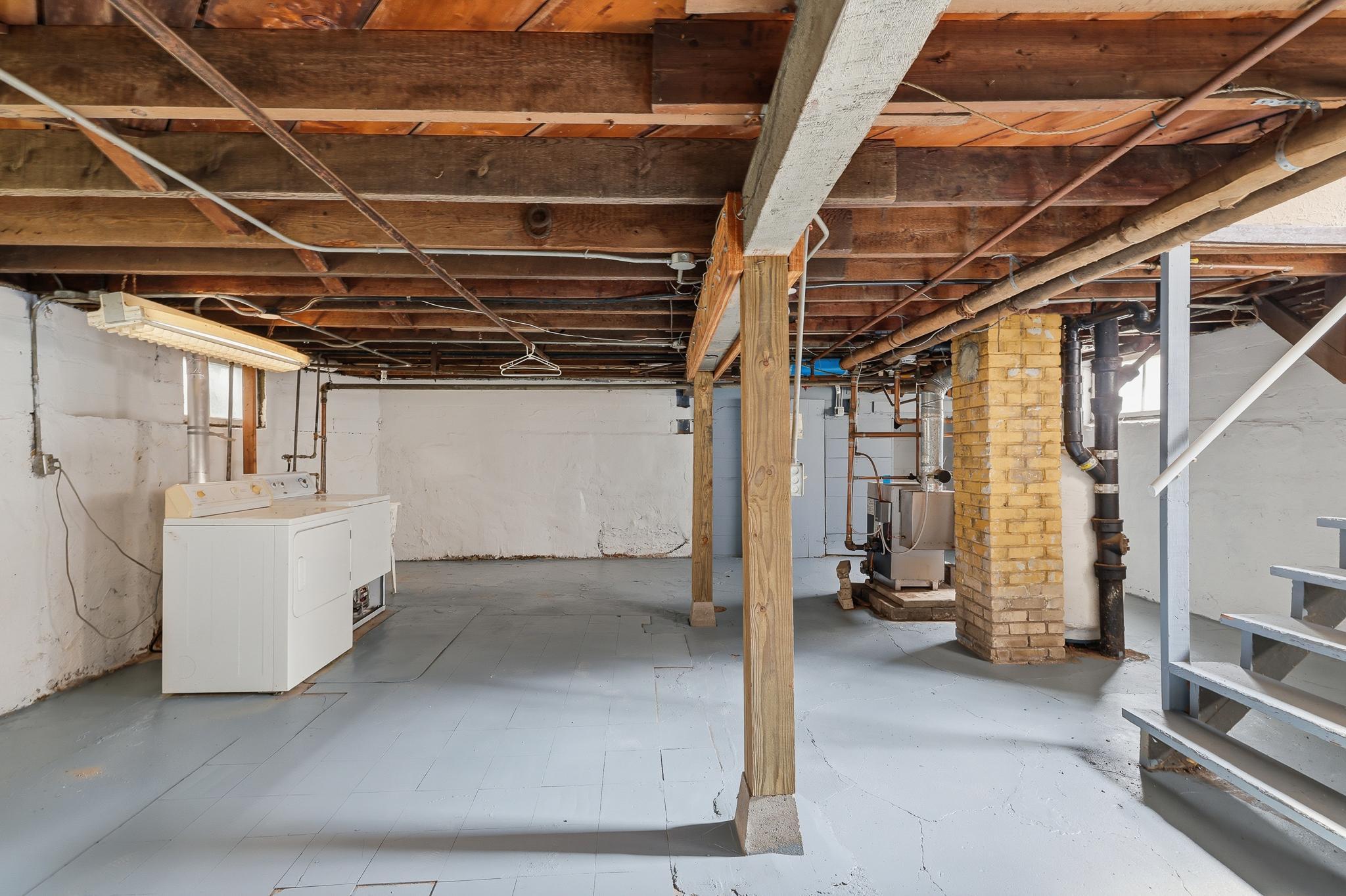 basement 934.JPG