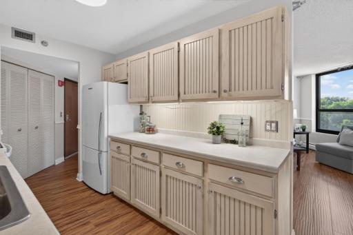 6615 Lake Shore Drive S, 304, Minneapolis, MN 55423