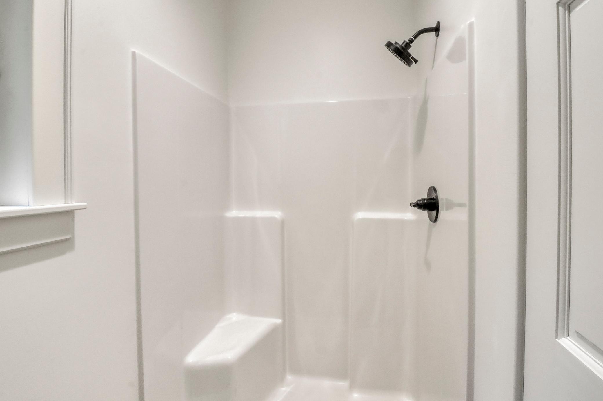 Upstairs Bathroom1_2-3264.JPG