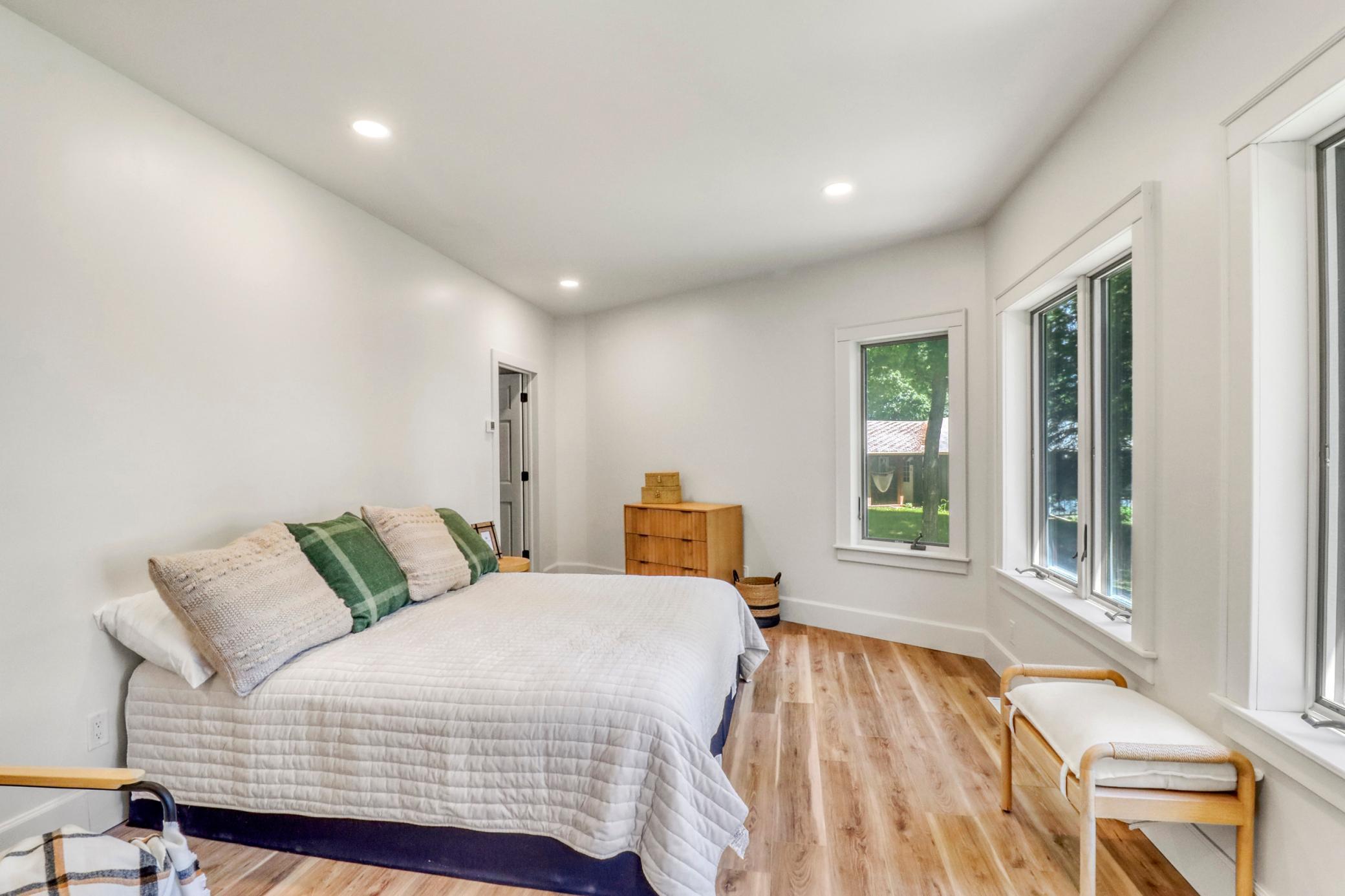 Upstairs Bedroom1_2-3264.JPG