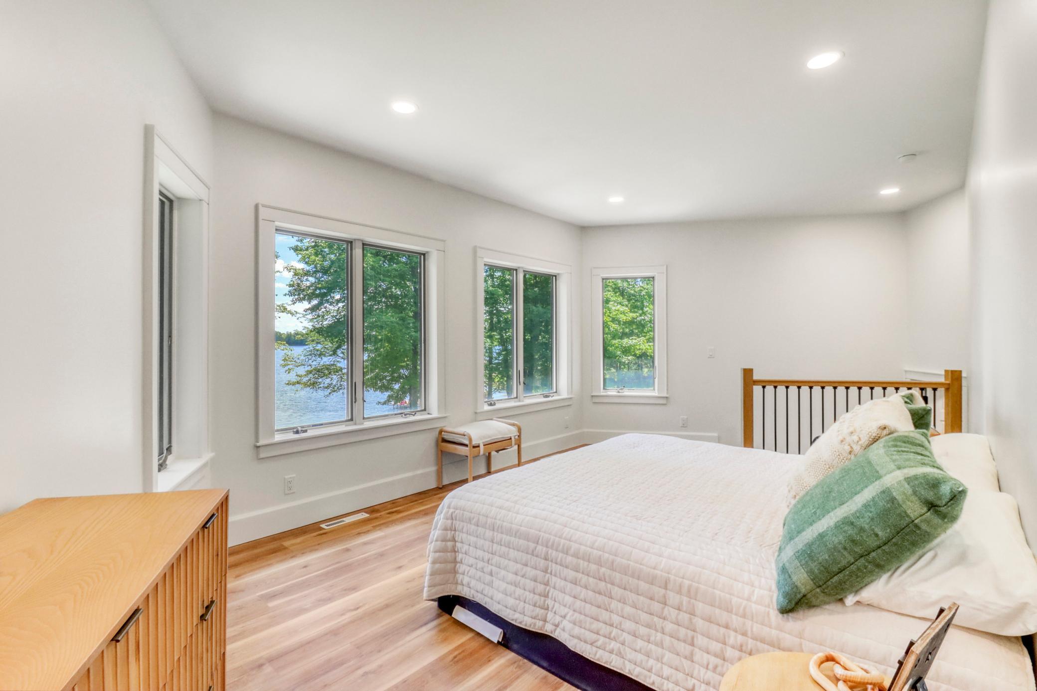 Upstairs Bedroom1_1-3264.JPG