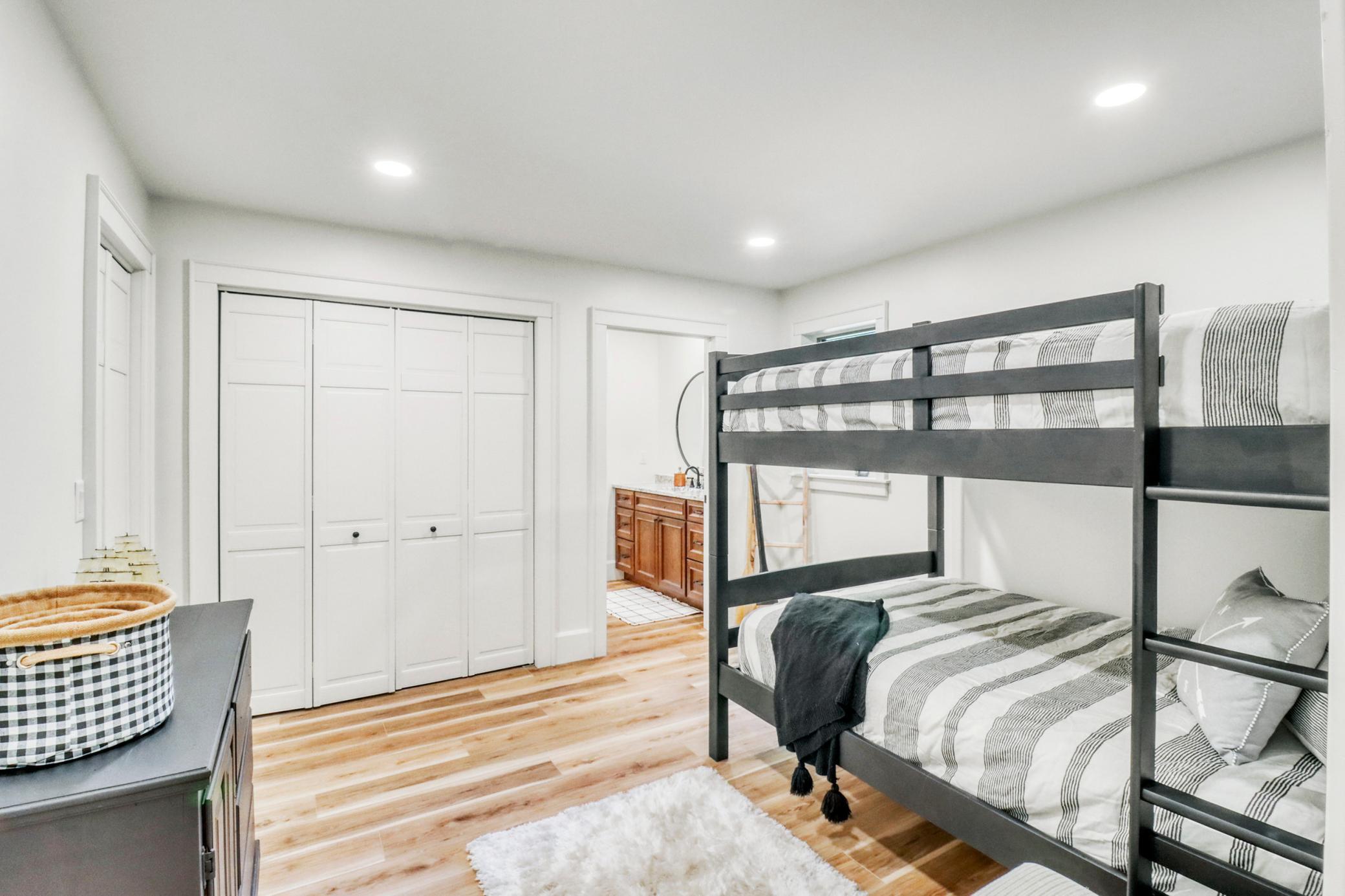 Bedroom2_1-3264.JPG