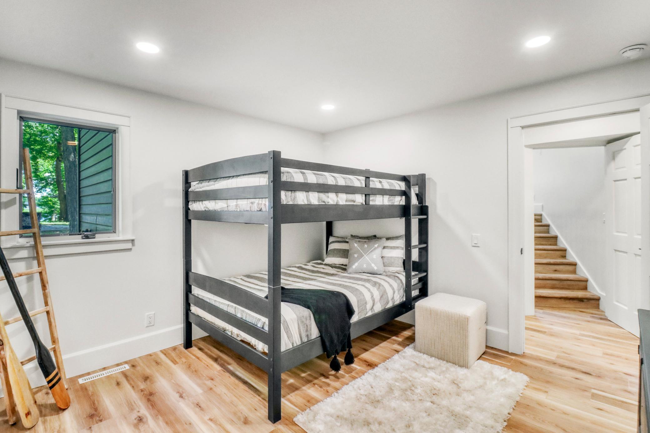 Bedroom2_2-3264.JPG
