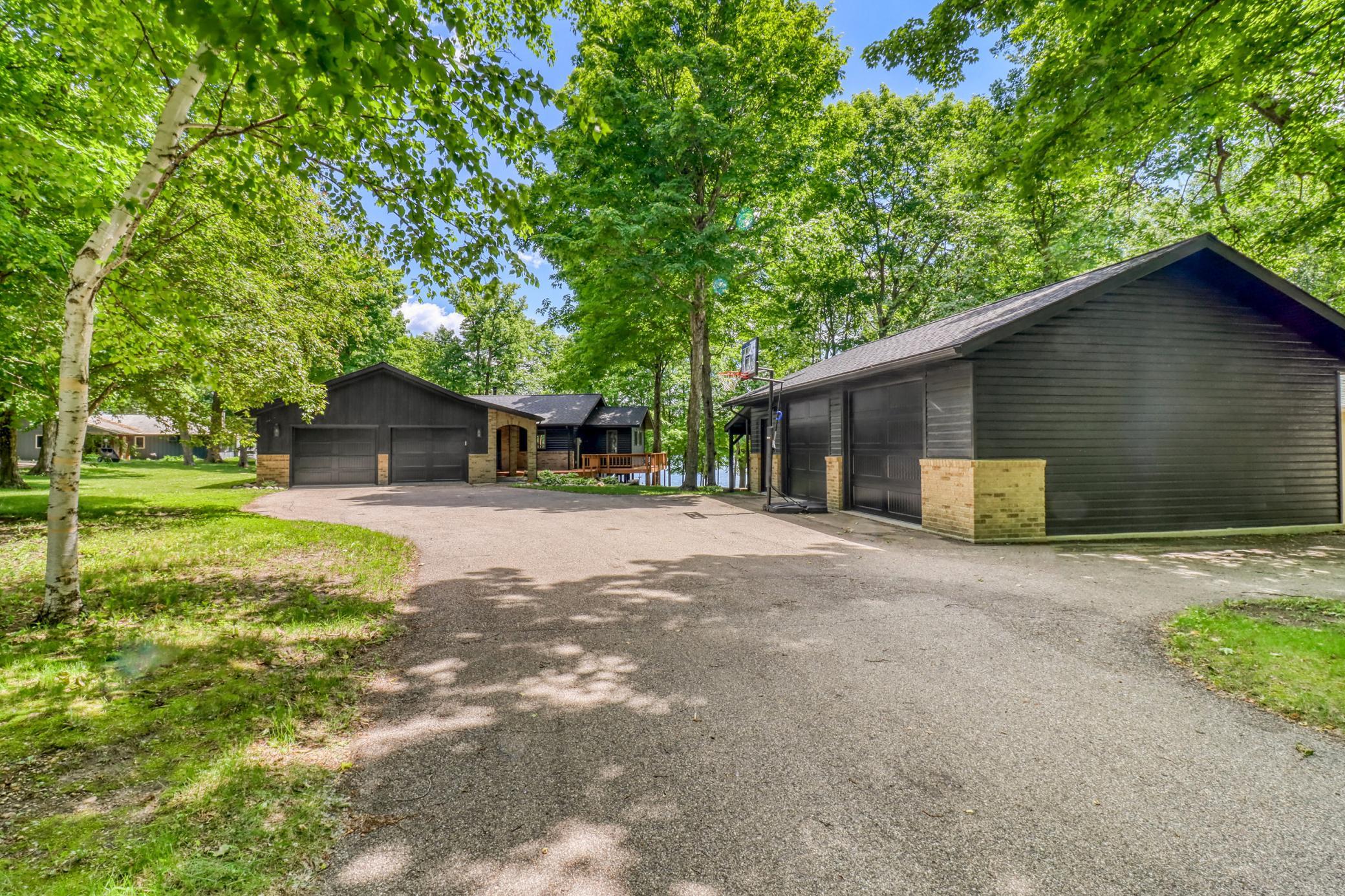 Exterior1_1-3264.JPG