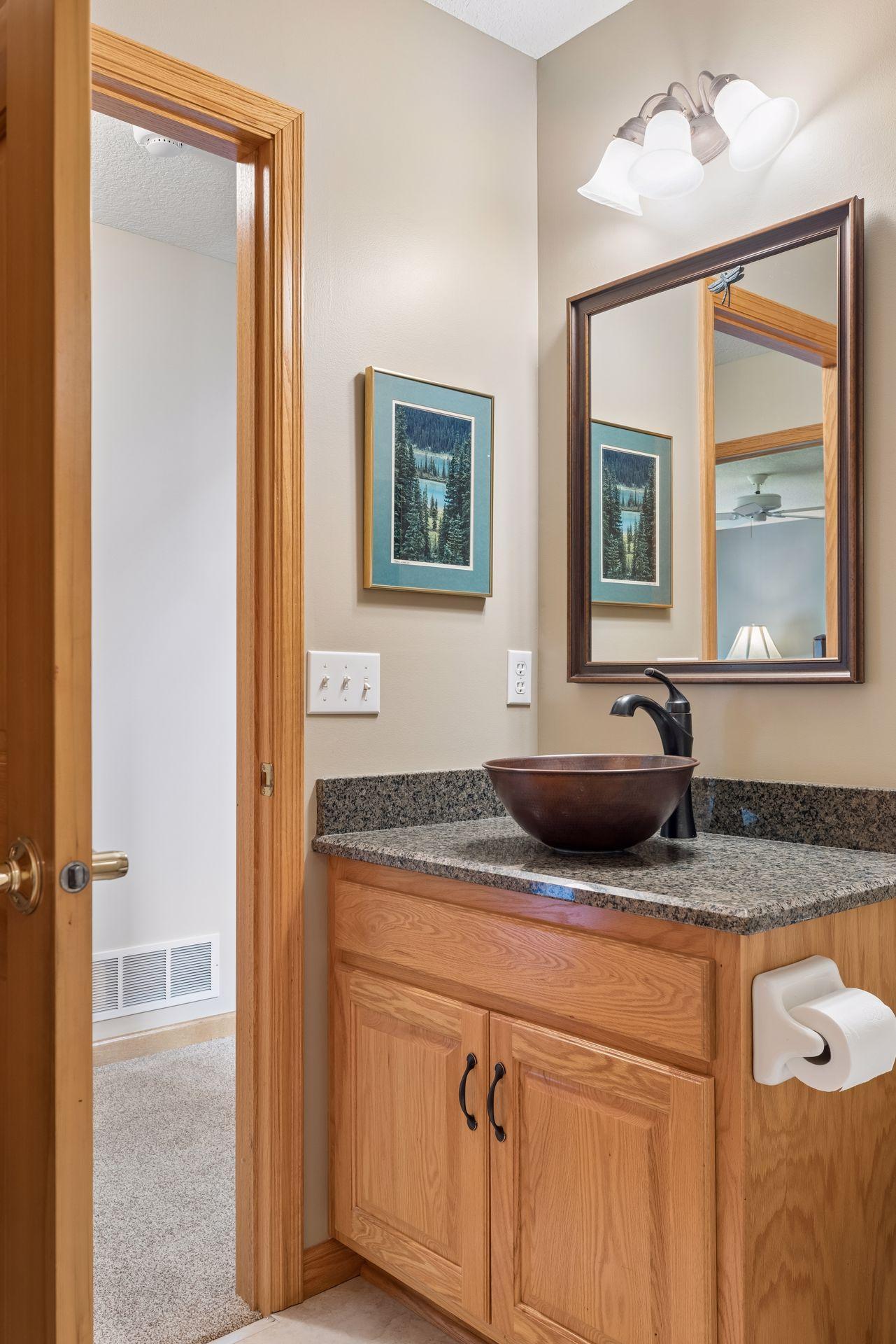 10426 Eagle Pointe Circle - Main floor 3/4 bathroom.