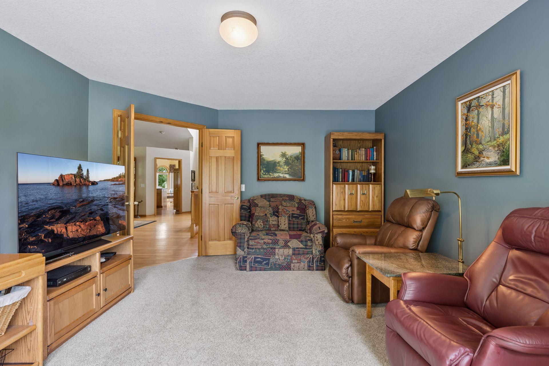 10426 Eagle Pointe Circle - Flex room could be a hobby room, home gym or children's play area.