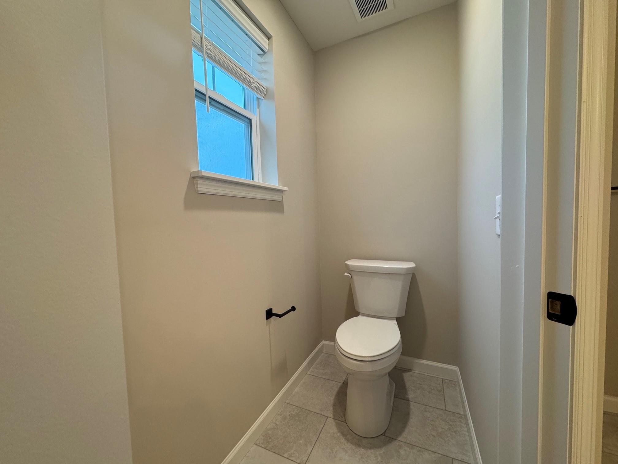 Mercer Private Toilet Primary Bath 6153 Goodview