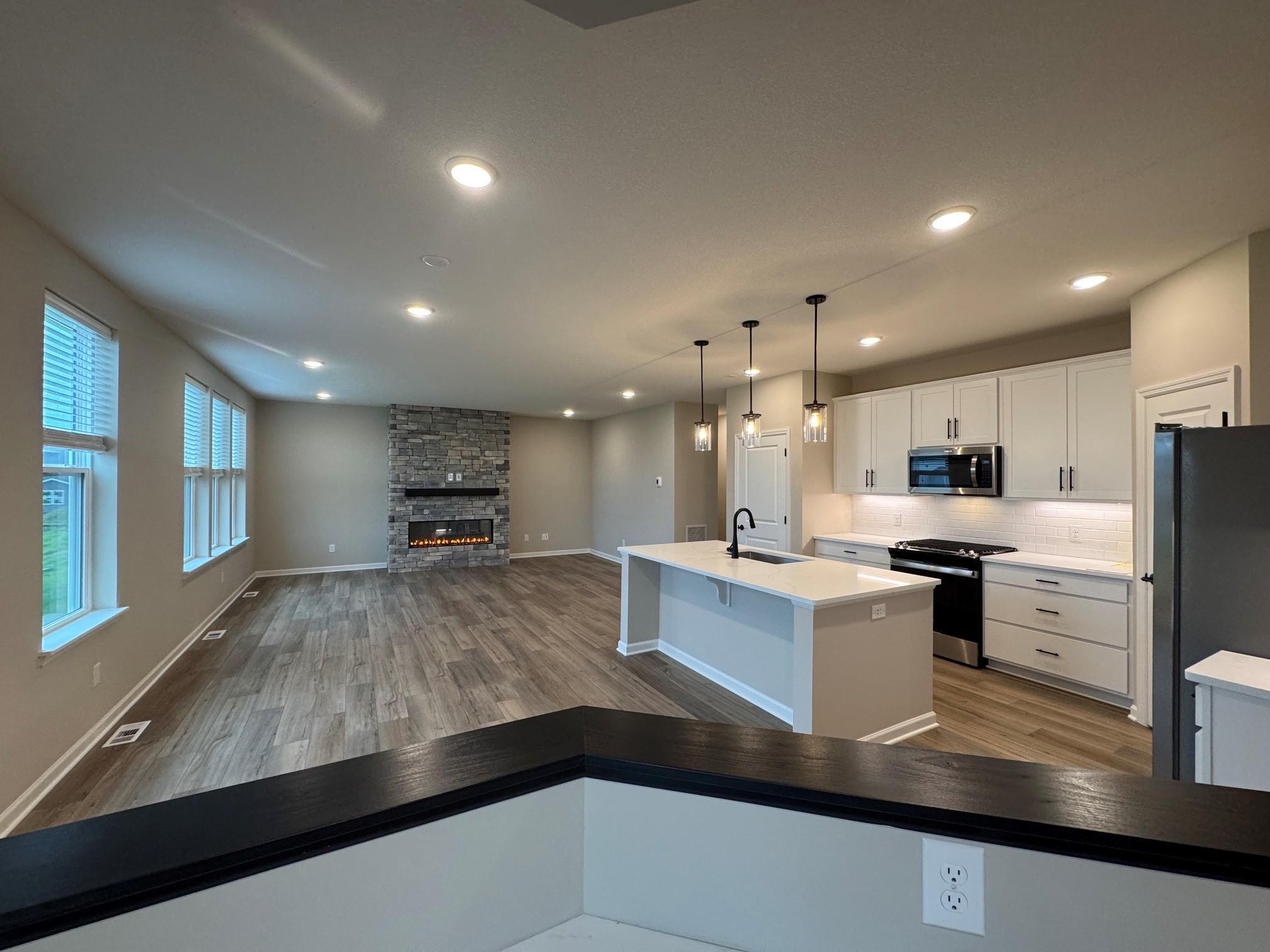 Mercer Living Area 2 6153 Goodview