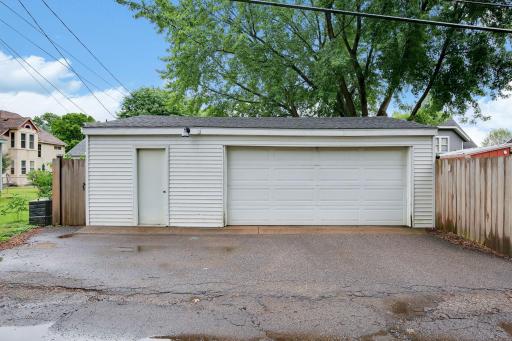 32-web-or-mls-973-Galvin-Ave_Exterior-08.jpg