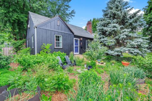 2-web-or-mls-973-Galvin-Ave_Exterior-02.jpg